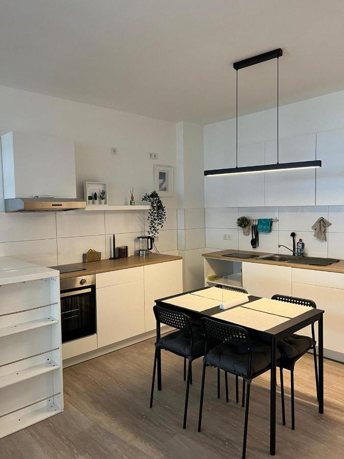 Luxurioeses Apartment Fuer 4 Personen, Neubau, Parkplatz Free Bochum Bagian luar foto