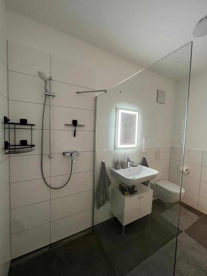 Luxurioeses Apartment Fuer 4 Personen, Neubau, Parkplatz Free Bochum Bagian luar foto